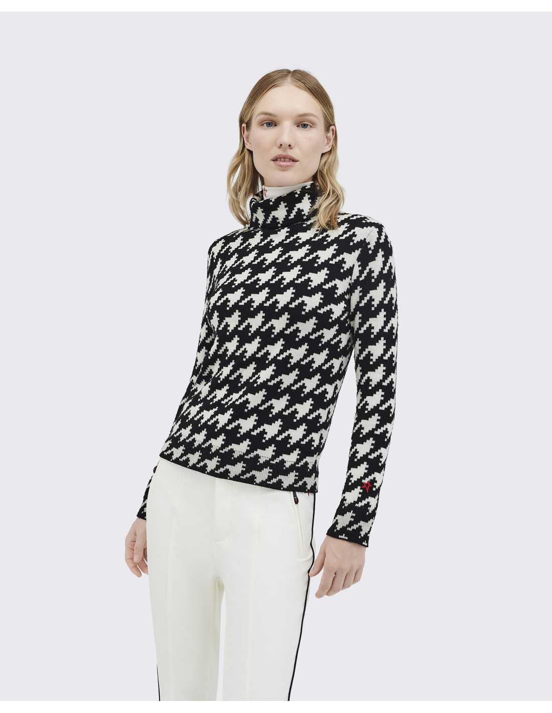 HOUNDSTOOTH TURTLE NECK SWEATER