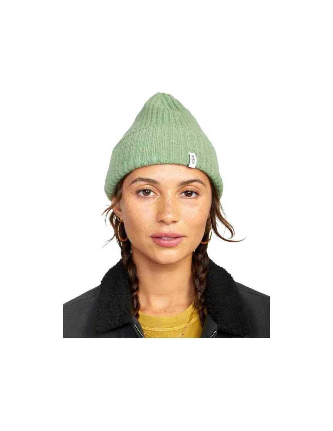 WARM EYES BEANIE