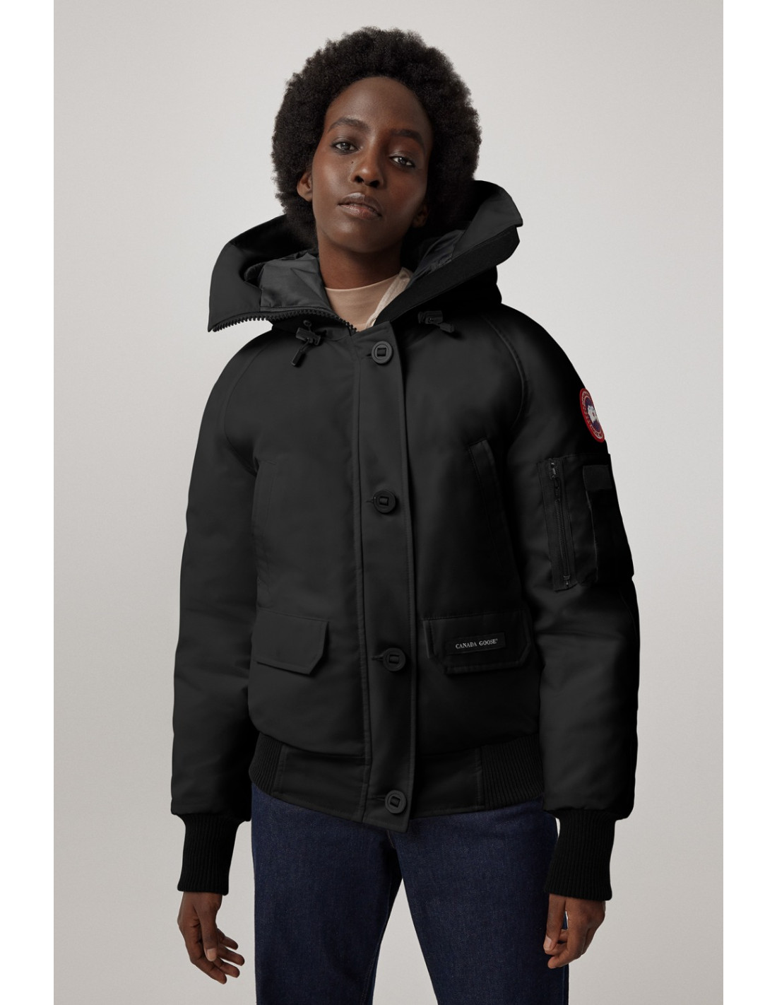 Canada goose hotsell viladomat logo